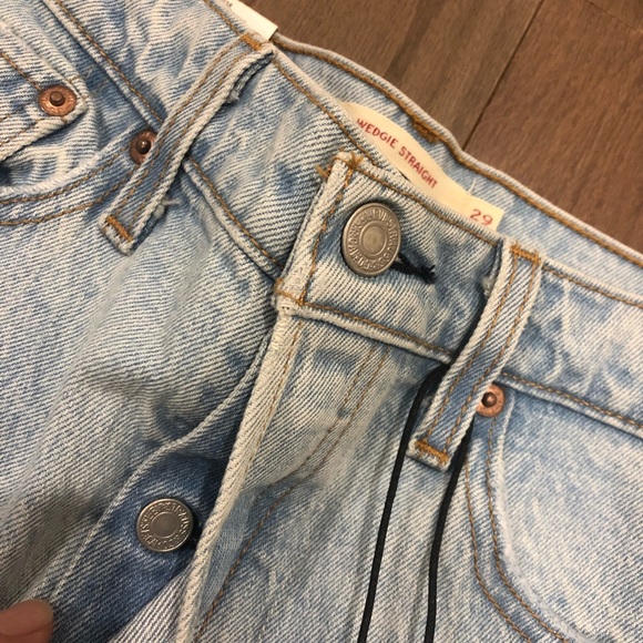 Levi’s Wedgie Straight in Dibs - Picture 4 of 10